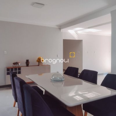 Casa com 132m², 4 quartos (sendo 2 suítes), 2 garagens, no bairro Ingleses em Florianópolis
