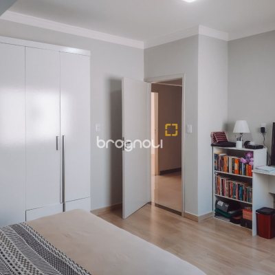 Casa com 132m², 4 quartos (sendo 2 suítes), 2 garagens, no bairro Ingleses em Florianópolis