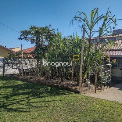 Casa com 133m², 5 quartos (sendo 2 suítes), 3 garagens, no bairro Ingleses em Florianópolis