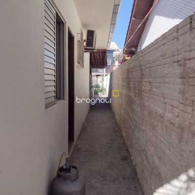 Casa com 133m², 5 quartos (sendo 2 suítes), 3 garagens, no bairro Ingleses em Florianópolis