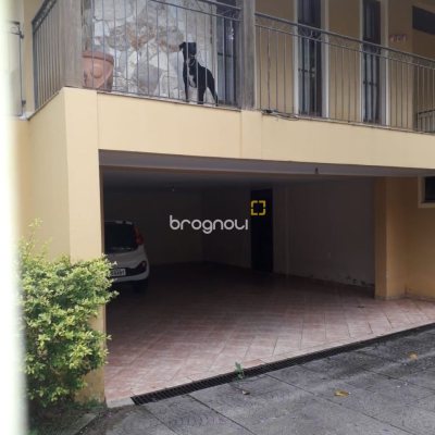 Casa com 430m², 4 quartos (sendo 1 suíte), 4 garagens, no bairro Lagoa da Conceição em Florianópolis