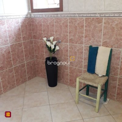 Casa com 430m², 4 quartos (sendo 1 suíte), 4 garagens, no bairro Lagoa da Conceição em Florianópolis