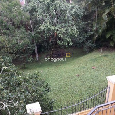 Casa com 430m², 4 quartos (sendo 1 suíte), 4 garagens, no bairro Lagoa da Conceição em Florianópolis