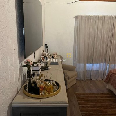 Casa com 250m², 3 quartos (sendo 1 suíte), 2 garagens, no bairro Santo Antônio de Lisboa em Florianópolis