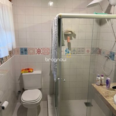 Casa com 250m², 3 quartos (sendo 1 suíte), 2 garagens, no bairro Santo Antônio de Lisboa em Florianópolis