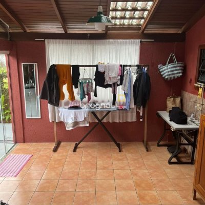 Casa com 250m², 3 quartos (sendo 1 suíte), 2 garagens, no bairro Santo Antônio de Lisboa em Florianópolis