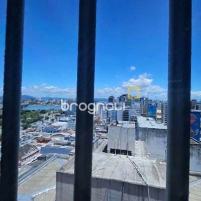 Apartamento com 102m², 3 quartos, no bairro Centro em Florianópolis