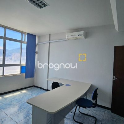 Apartamento com 102m², 3 quartos, no bairro Centro em Florianópolis