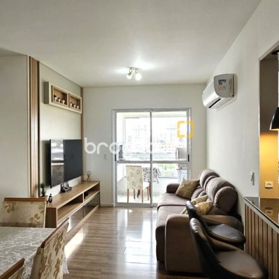 Apartamento com 67m², 2 quartos (sendo 1 suíte), 1 garagem, no bairro Areias em São José