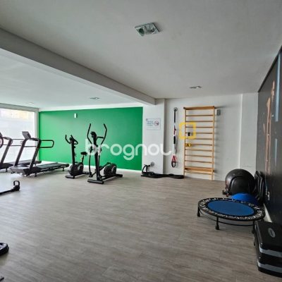 Apartamento com 67m², 2 quartos (sendo 1 suíte), 1 garagem, no bairro Areias em São José