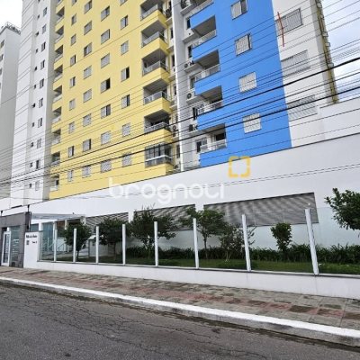 Apartamento com 67m², 2 quartos (sendo 1 suíte), 1 garagem, no bairro Areias em São José
