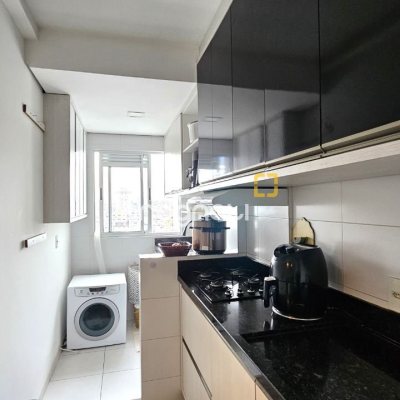 Apartamento com 67m², 2 quartos (sendo 1 suíte), 1 garagem, no bairro Areias em São José