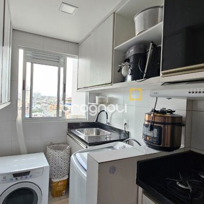 Apartamento com 67m², 2 quartos (sendo 1 suíte), 1 garagem, no bairro Areias em São José