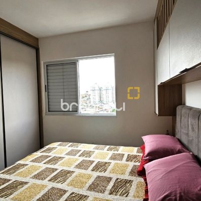 Apartamento com 67m², 2 quartos (sendo 1 suíte), 1 garagem, no bairro Areias em São José