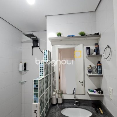 Apartamento com 67m², 2 quartos (sendo 1 suíte), 1 garagem, no bairro Areias em São José