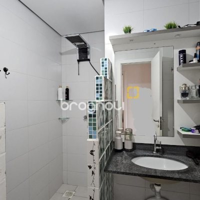Apartamento com 67m², 2 quartos (sendo 1 suíte), 1 garagem, no bairro Areias em São José