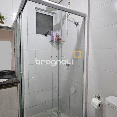 Apartamento com 67m², 2 quartos (sendo 1 suíte), 1 garagem, no bairro Areias em São José