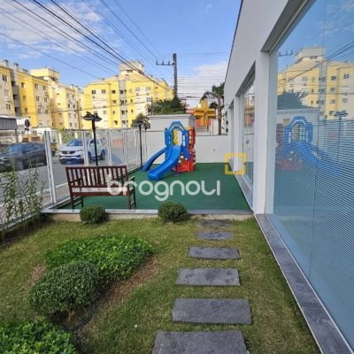 Apartamento com 67m², 2 quartos (sendo 1 suíte), 1 garagem, no bairro Areias em São José