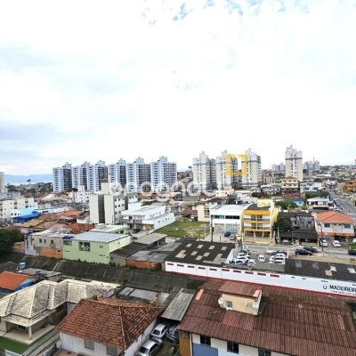 Apartamento com 67m², 2 quartos (sendo 1 suíte), 1 garagem, no bairro Areias em São José
