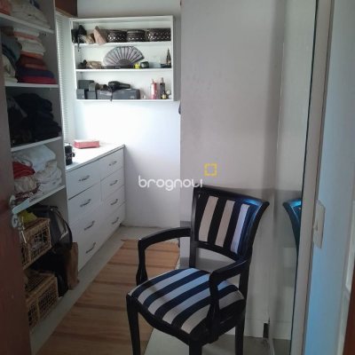 Casa de Condomínio com 267m², 5 quartos (sendo 4 suítes), no bairro Cachoeira do Bom Jesus em Florianópolis