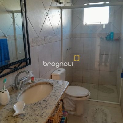 Casa de Condomínio com 267m², 5 quartos (sendo 4 suítes), no bairro Cachoeira do Bom Jesus em Florianópolis