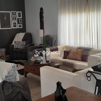 Casa de Condomínio com 267m², 5 quartos (sendo 4 suítes), no bairro Cachoeira do Bom Jesus em Florianópolis
