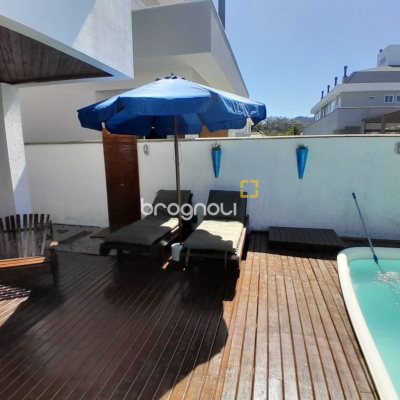 Casa de Condomínio com 267m², 5 quartos (sendo 4 suítes), no bairro Cachoeira do Bom Jesus em Florianópolis