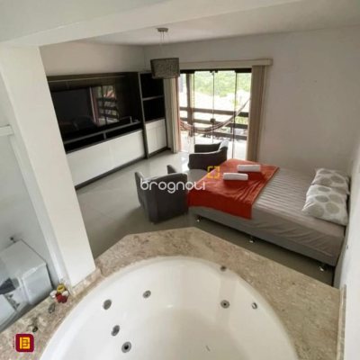 Casa com 290m², 3 quartos (sendo 3 suítes), 5 garagens, no bairro Ratones em Florianópolis