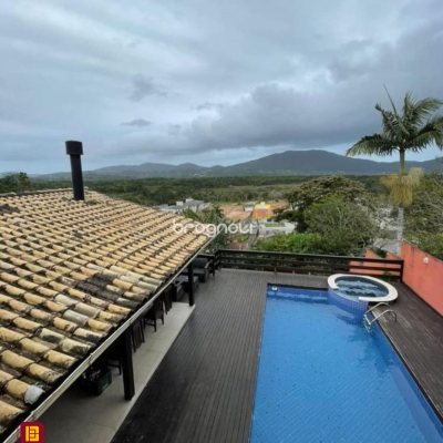 Casa com 290m², 3 quartos (sendo 3 suítes), 5 garagens, no bairro Ratones em Florianópolis