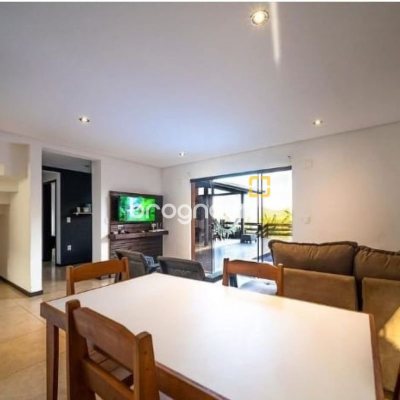 Casa com 290m², 3 quartos (sendo 3 suítes), 5 garagens, no bairro Ratones em Florianópolis