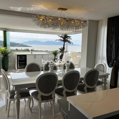 Cobertura com 240m², 3 quartos (sendo 3 suítes), 3 garagens, no bairro Centro em Biguaçu