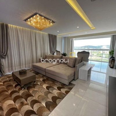 Cobertura com 240m², 3 quartos (sendo 3 suítes), 3 garagens, no bairro Centro em Biguaçu