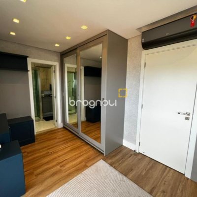 Cobertura com 240m², 3 quartos (sendo 3 suítes), 3 garagens, no bairro Centro em Biguaçu