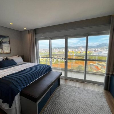 Cobertura com 240m², 3 quartos (sendo 3 suítes), 3 garagens, no bairro Centro em Biguaçu