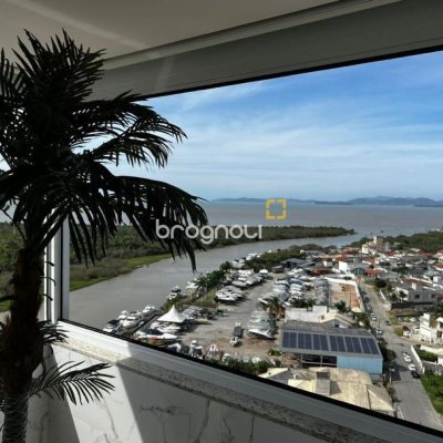Cobertura com 240m², 3 quartos (sendo 3 suítes), 3 garagens, no bairro Centro em Biguaçu