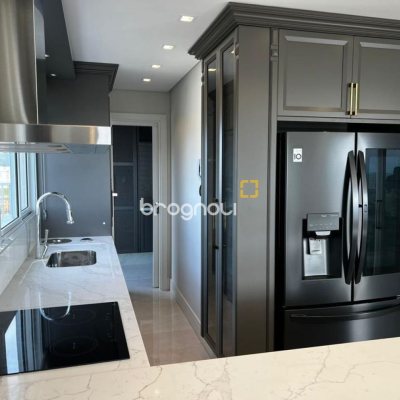 Cobertura com 240m², 3 quartos (sendo 3 suítes), 3 garagens, no bairro Centro em Biguaçu
