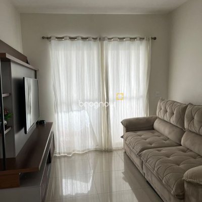 Apartamento com 65m², 2 quartos (sendo 1 suíte), 1 garagem, no bairro Ipiranga em São José