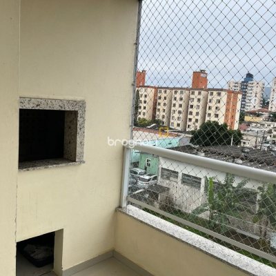 Apartamento com 65m², 2 quartos (sendo 1 suíte), 1 garagem, no bairro Ipiranga em São José