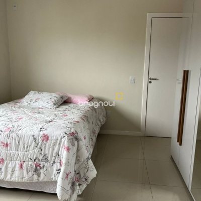 Apartamento com 65m², 2 quartos (sendo 1 suíte), 1 garagem, no bairro Ipiranga em São José