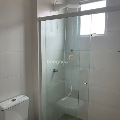 Apartamento com 65m², 2 quartos (sendo 1 suíte), 1 garagem, no bairro Ipiranga em São José