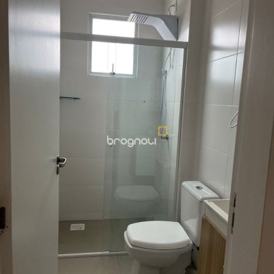 Apartamento com 65m², 2 quartos (sendo 1 suíte), 1 garagem, no bairro Ipiranga em São José