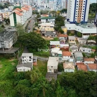 Terreno com 426m², no bairro Estreito em Florianópolis