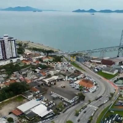 Terreno com 426m², no bairro Estreito em Florianópolis