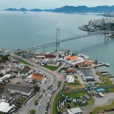 Terreno com 426m², no bairro Estreito em Florianópolis