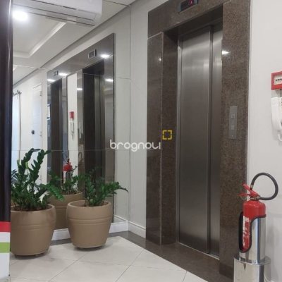 Sala com 76m², 1 garagem, no bairro Centro em Florianópolis