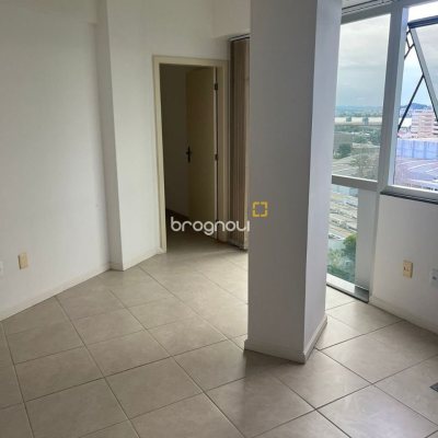 Sala com 76m², 1 garagem, no bairro Centro em Florianópolis