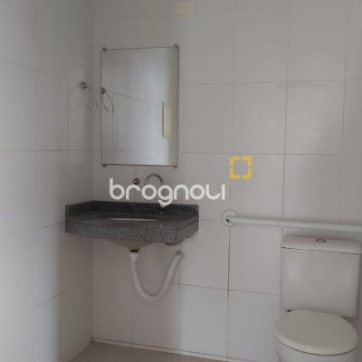 Sala com 76m², 1 garagem, no bairro Centro em Florianópolis
