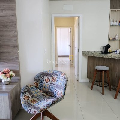 Apartamento com 92m², 3 quartos (sendo 1 suíte), 1 garagem, no bairro Barreiros em São José