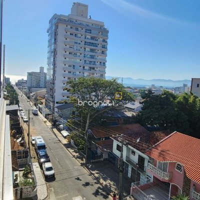Apartamento com 92m², 3 quartos (sendo 1 suíte), 1 garagem, no bairro Barreiros em São José