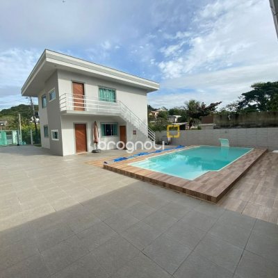 Casa com 162m², 2 quartos (sendo 2 suítes), 6 garagens, no bairro Cachoeira do Bom Jesus em Florianópolis